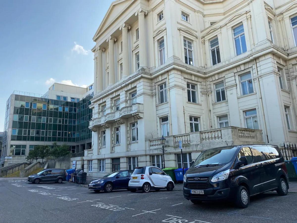 Beautiful Apartment Very Close To The Beach Brighton Eksteriør bilde