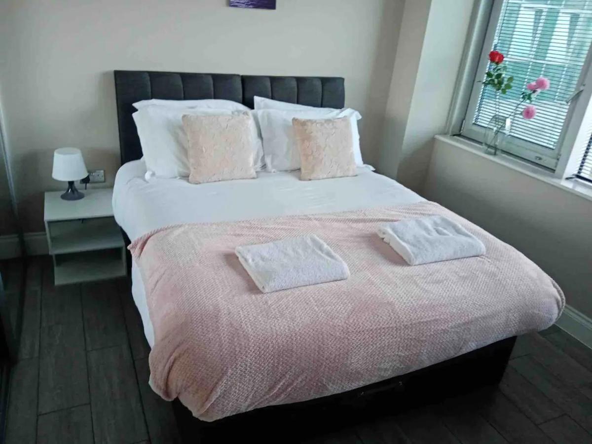 Beautiful Apartment Very Close To The Beach Brighton Eksteriør bilde